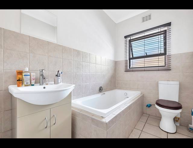 2 BEDROOM APARTMENT FOR SALE IN FERNDALE